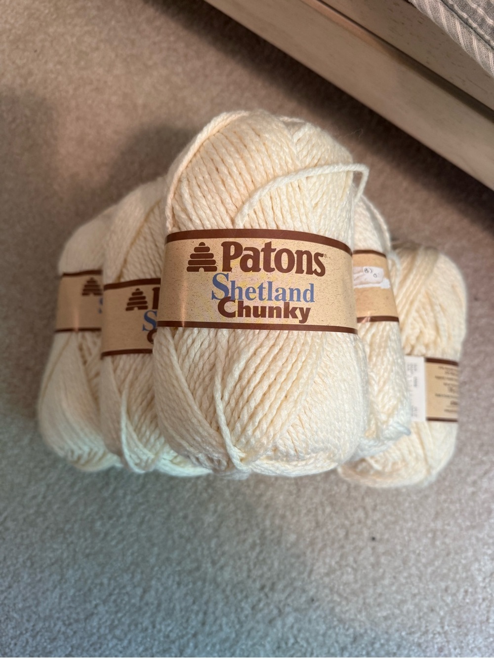 Yarn,Patons Shetland Chunky Yarn - Cream Skeins
